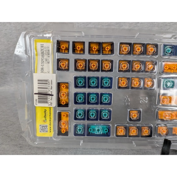 Ducky Horizon PBT Doubleshot Keycap Set- 108 Keycaps - Picture 11 of 14